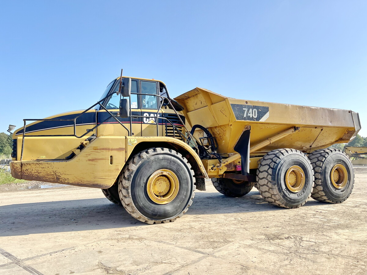 caterpillar-740-dumper-boss-machinery